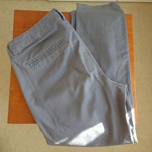 2/$15! Old Navy Pixie Chinos 10 Tall